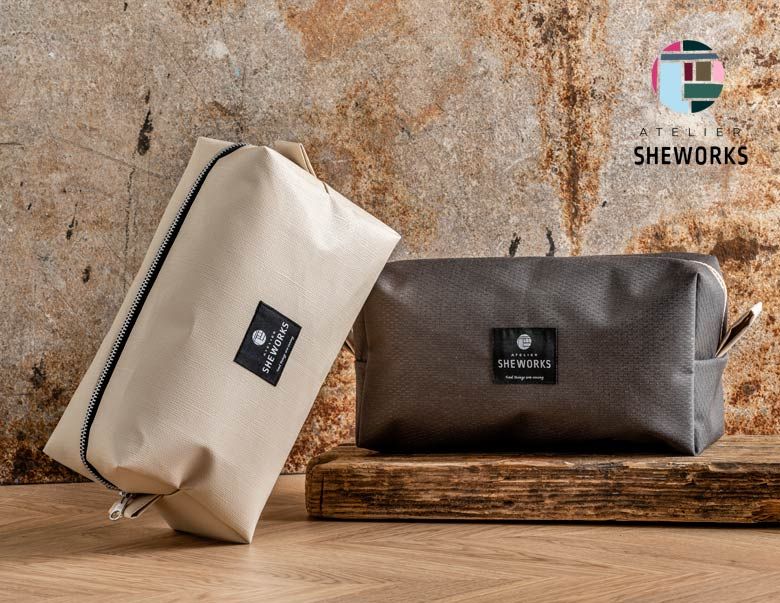 SheWorks toilet bag