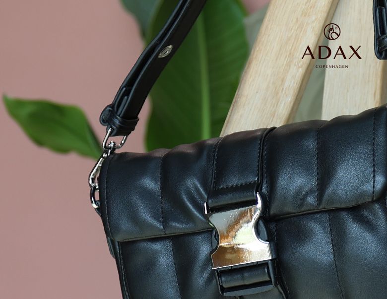 Unlimit black Emma clutch