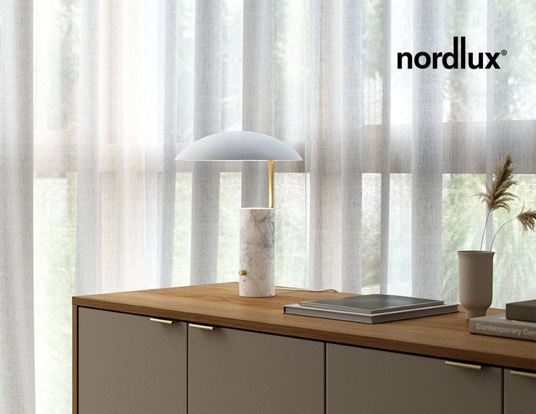 Mademoiselles table lamp