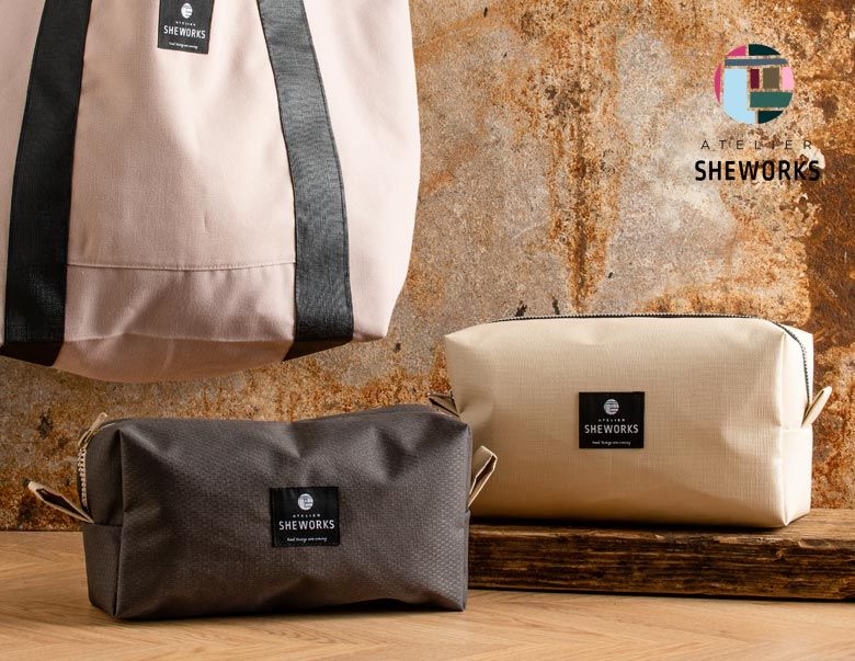 SheWorks toilet bag